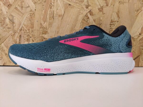 W-Brooks-Ghost-16-12040-1B-454-inside Women's Brooks Ghost 16 12040-1B-454 Blue/Pink/Moroccan Blue