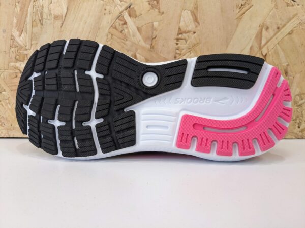 W-Brooks-Ghost-16-120407-1D-074-sole Women's Brooks Ghost 16 120407-1D-074 (Wide) Black/Pink/Yellow