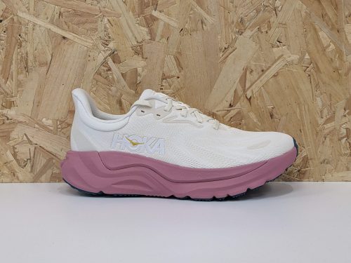 Women's HOKA Arahi 8 1168691-ARLN Alabaster/Lingonberry - Outside Women's HOKA Arahi 8 1168691-ARLN Alabaster/Lingonberry